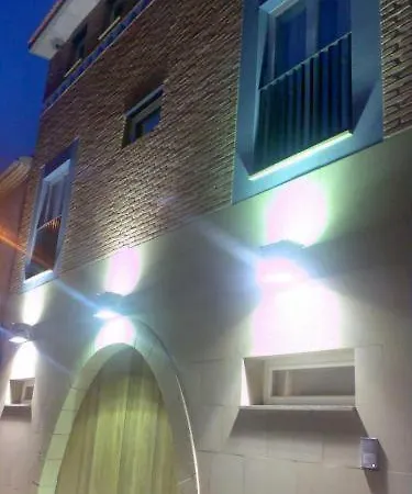 埃佩德沃兹德拉瑞纳拉纳酒店 酒店 陶斯特