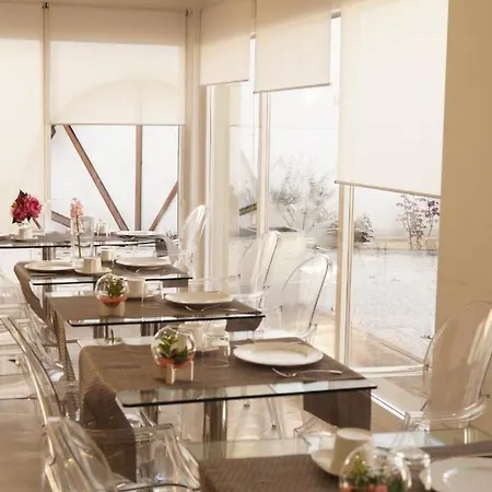 埃佩德沃兹德拉瑞纳拉纳酒店 * 陶斯特